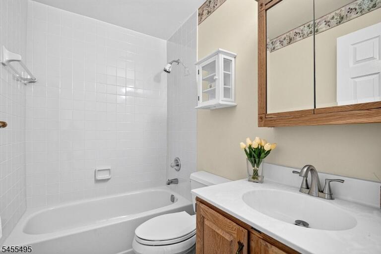 Property listing MLS 4048855 photo 41