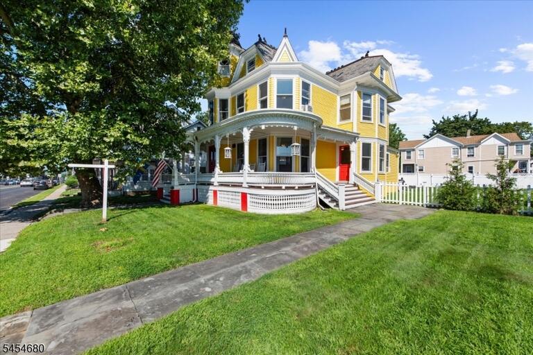 Property listing MLS 4048859 photo 5
