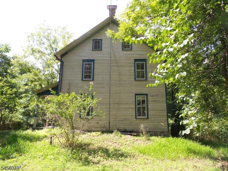 Property listing MLS 4048860 photo 4