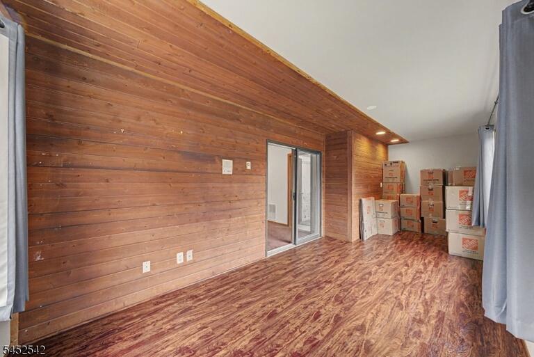 Property listing MLS 4048862 photo 11