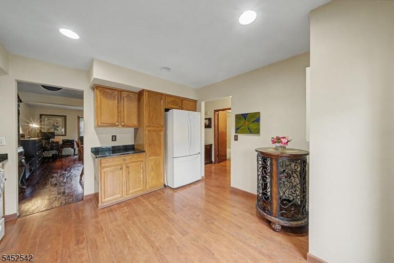 Property listing MLS 4048862 photo 5