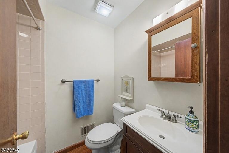 Property listing MLS 4048862 photo 9