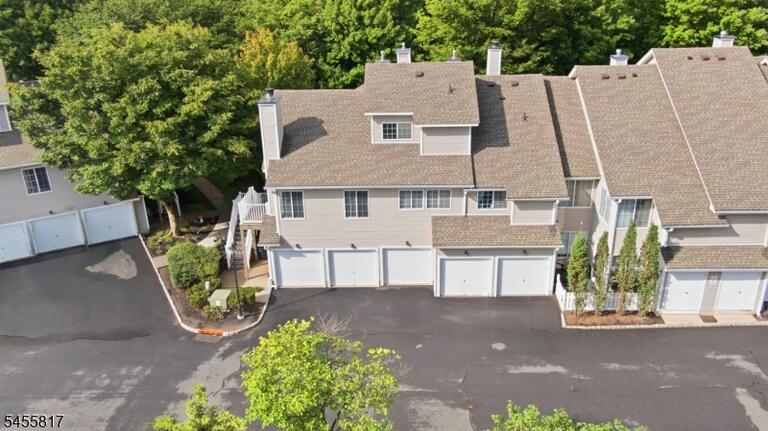 Property listing MLS 4048864 photo 2