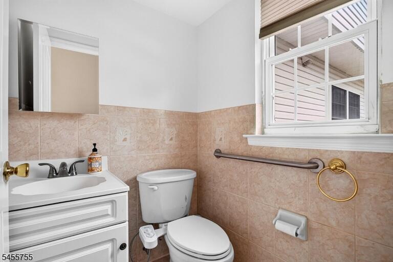 Property listing MLS 4048865 photo 11