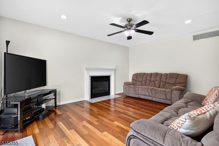 Property listing MLS 4048865 photo 13