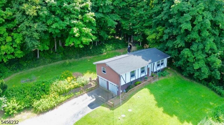 Property listing MLS 4048884 photo 18