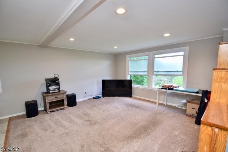 Property listing MLS 4048884 photo 4