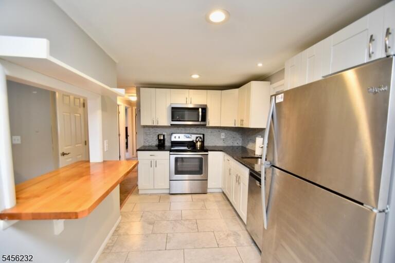 Property listing MLS 4048884 photo 5