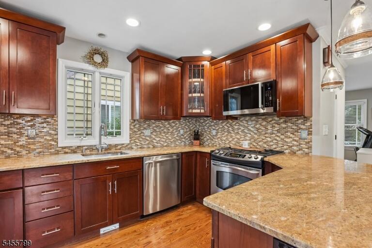 Property listing MLS 4048886 photo 15
