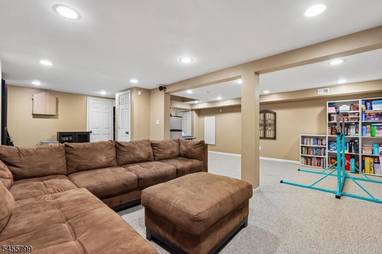 Property listing MLS 4048886 photo 34