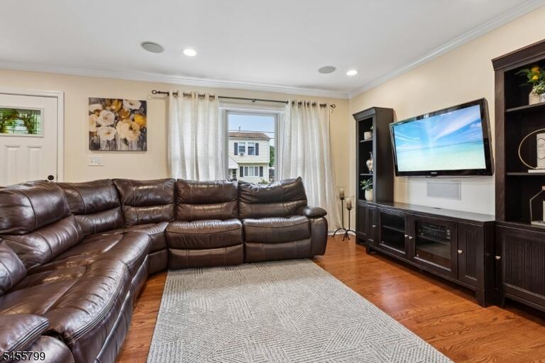 Property listing MLS 4048886 photo 8
