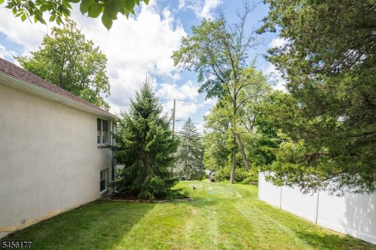 Property listing MLS 4048889 photo 41