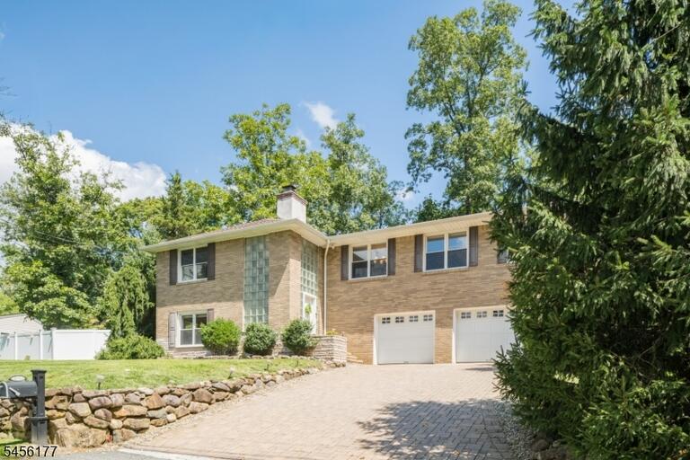 Property listing MLS 4048889 photo 5
