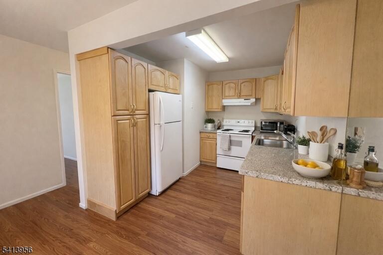 Property listing MLS 4048910 photo 3