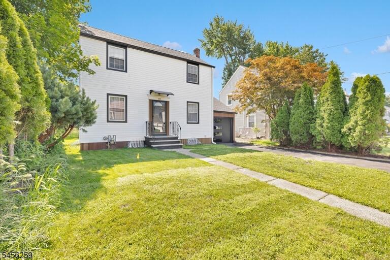 Property listing MLS 4048913 photo 3