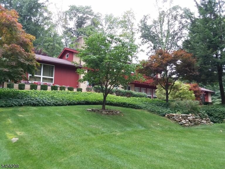 Property listing MLS 4048917 photo 1