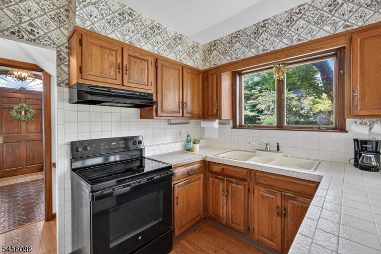 Property listing MLS 4048939 photo 14