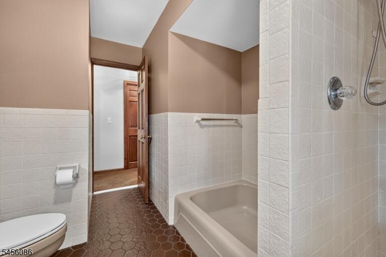 Property listing MLS 4048939 photo 27