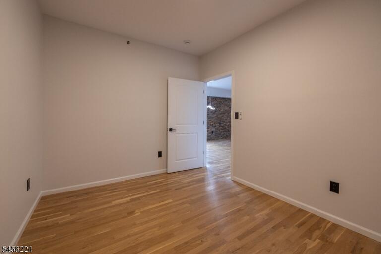 Property listing MLS 4048973 photo 14