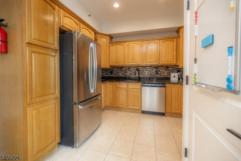 Property listing MLS 4048973 photo 4
