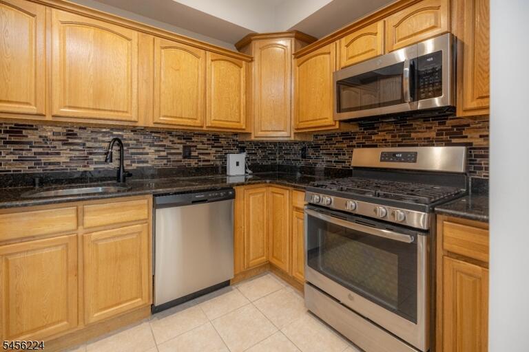 Property listing MLS 4048973 photo 5