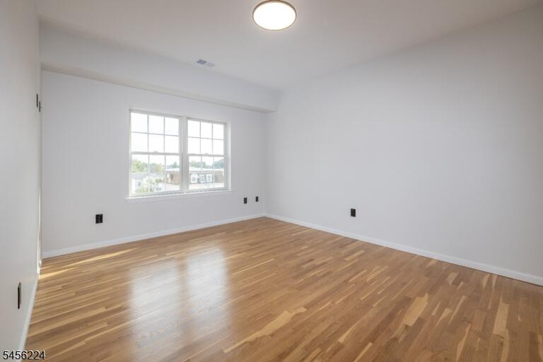 Property listing MLS 4048973 photo 9