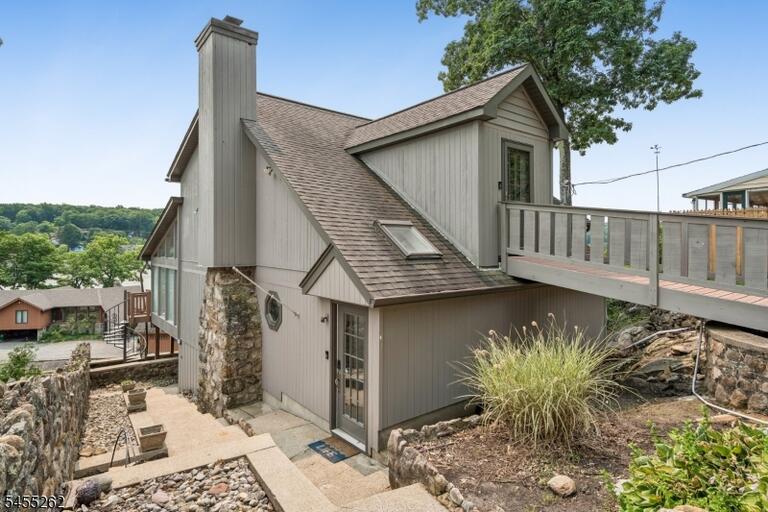 Property listing MLS 4049030 photo 1