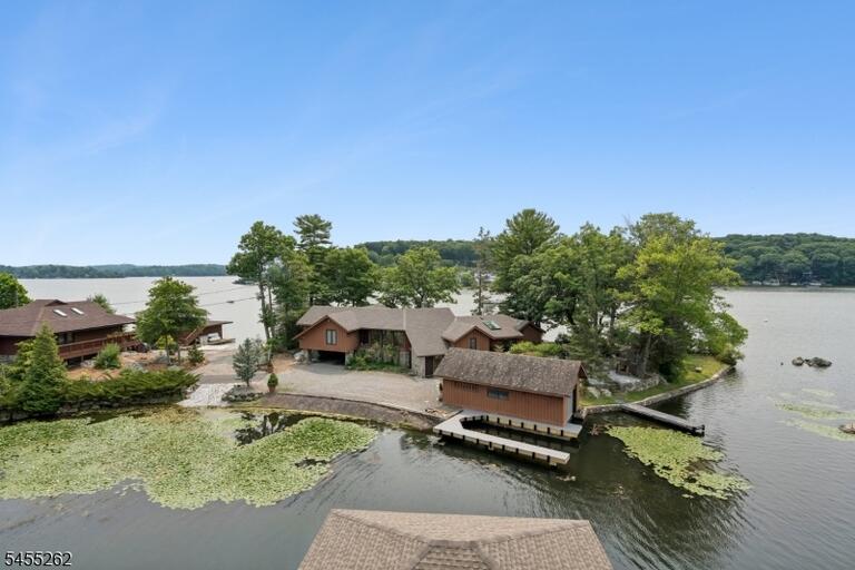 Property listing MLS 4049030 photo 3
