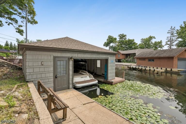 Property listing MLS 4049030 photo 30