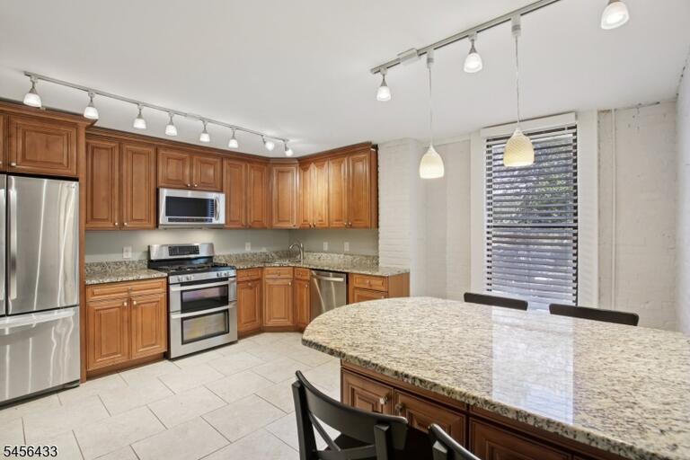 Property listing MLS 4049042 photo 12