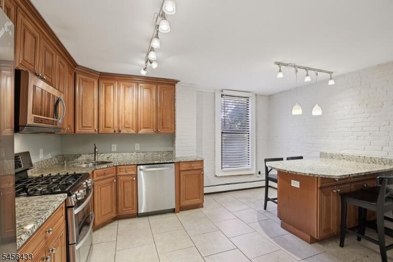 Property listing MLS 4049042 photo 14