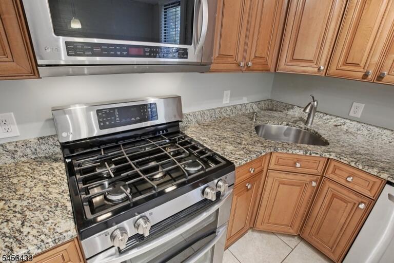 Property listing MLS 4049042 photo 15
