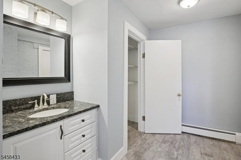Property listing MLS 4049042 photo 24
