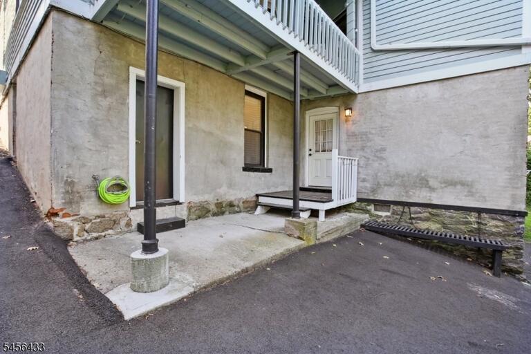 Property listing MLS 4049042 photo 4