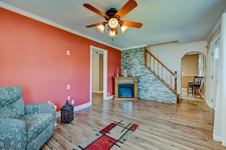 Property listing MLS 4049050 photo 5