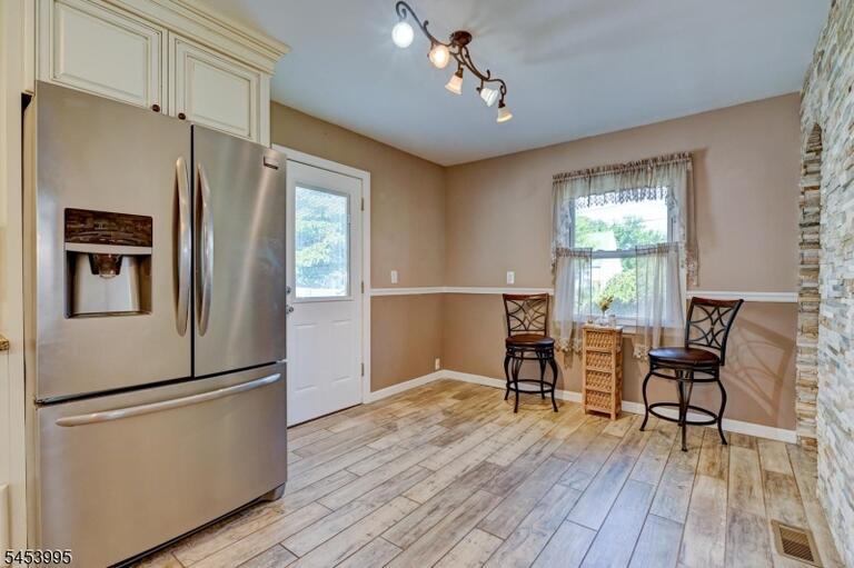 Property listing MLS 4049050 photo 7