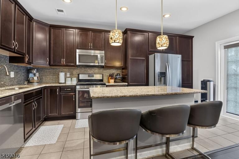Property listing MLS 4049054 photo 19