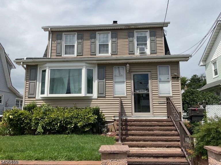 Property listing MLS 4049068 photo 1