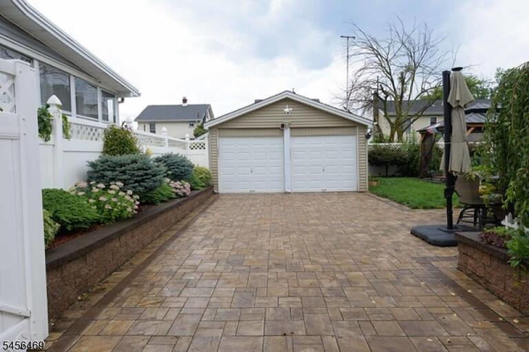 Property listing MLS 4049068 photo 13