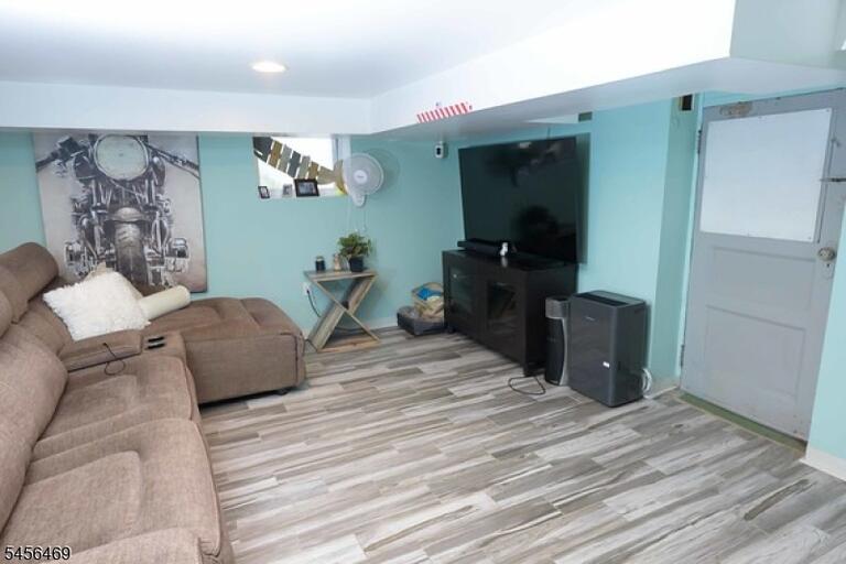 Property listing MLS 4049068 photo 17