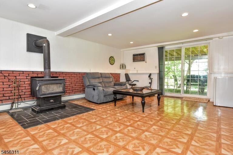 Property listing MLS 4049069 photo 23