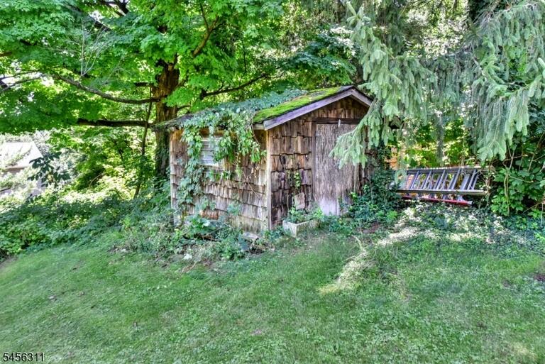 Property listing MLS 4049069 photo 33
