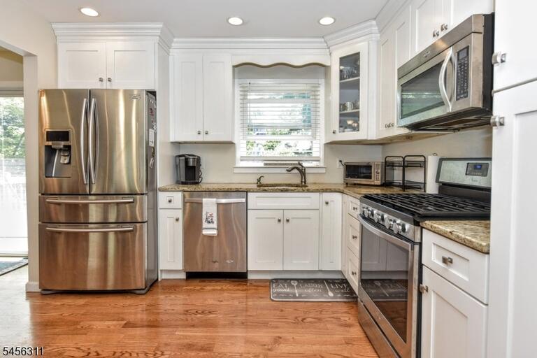 Property listing MLS 4049069 photo 9