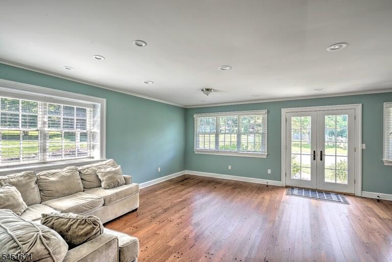 Property listing MLS 4049086 photo 27