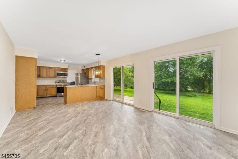 Property listing MLS 4049091 photo 6
