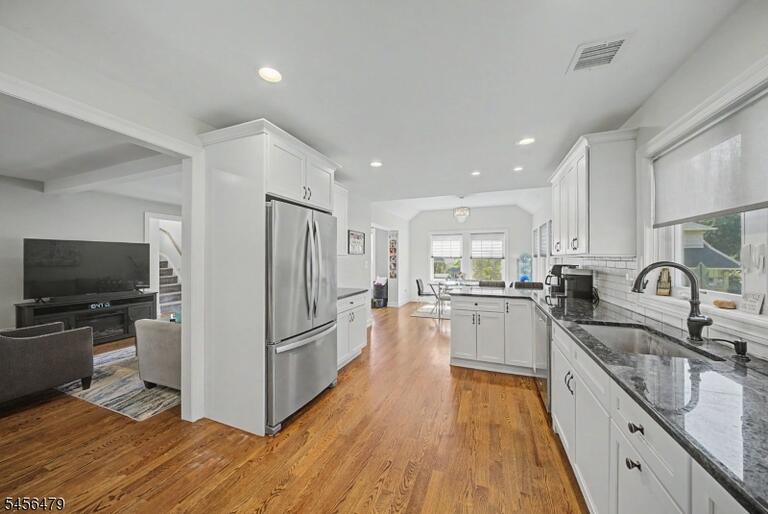 Property listing MLS 4049093 photo 12