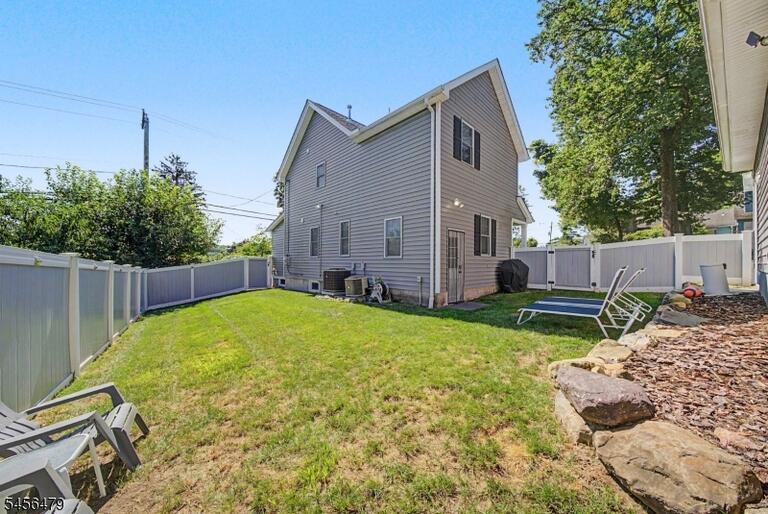 Property listing MLS 4049093 photo 39