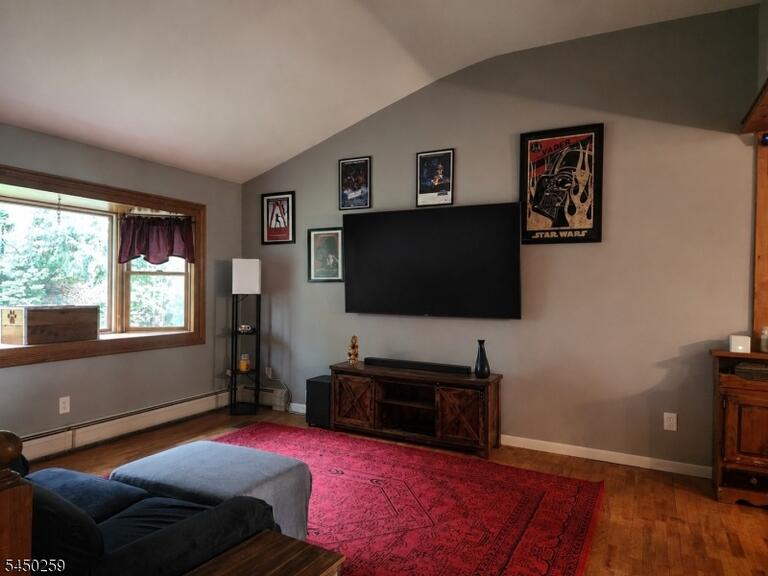 Property listing MLS 4049101 photo 8