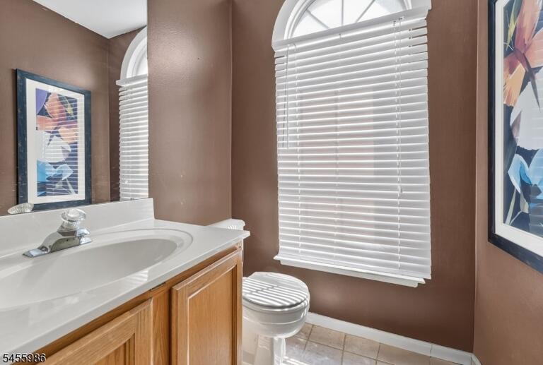 Property listing MLS 4049102 photo 4