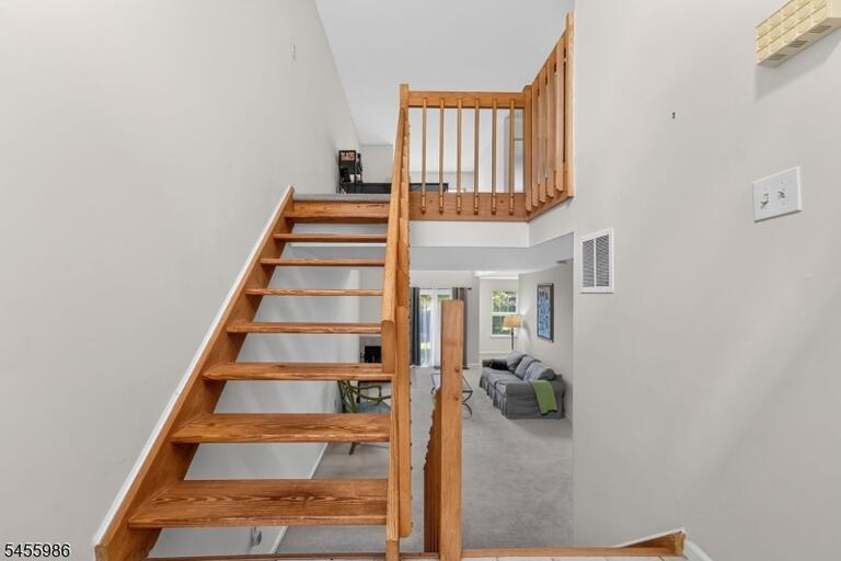 Property listing MLS 4049102 photo 9
